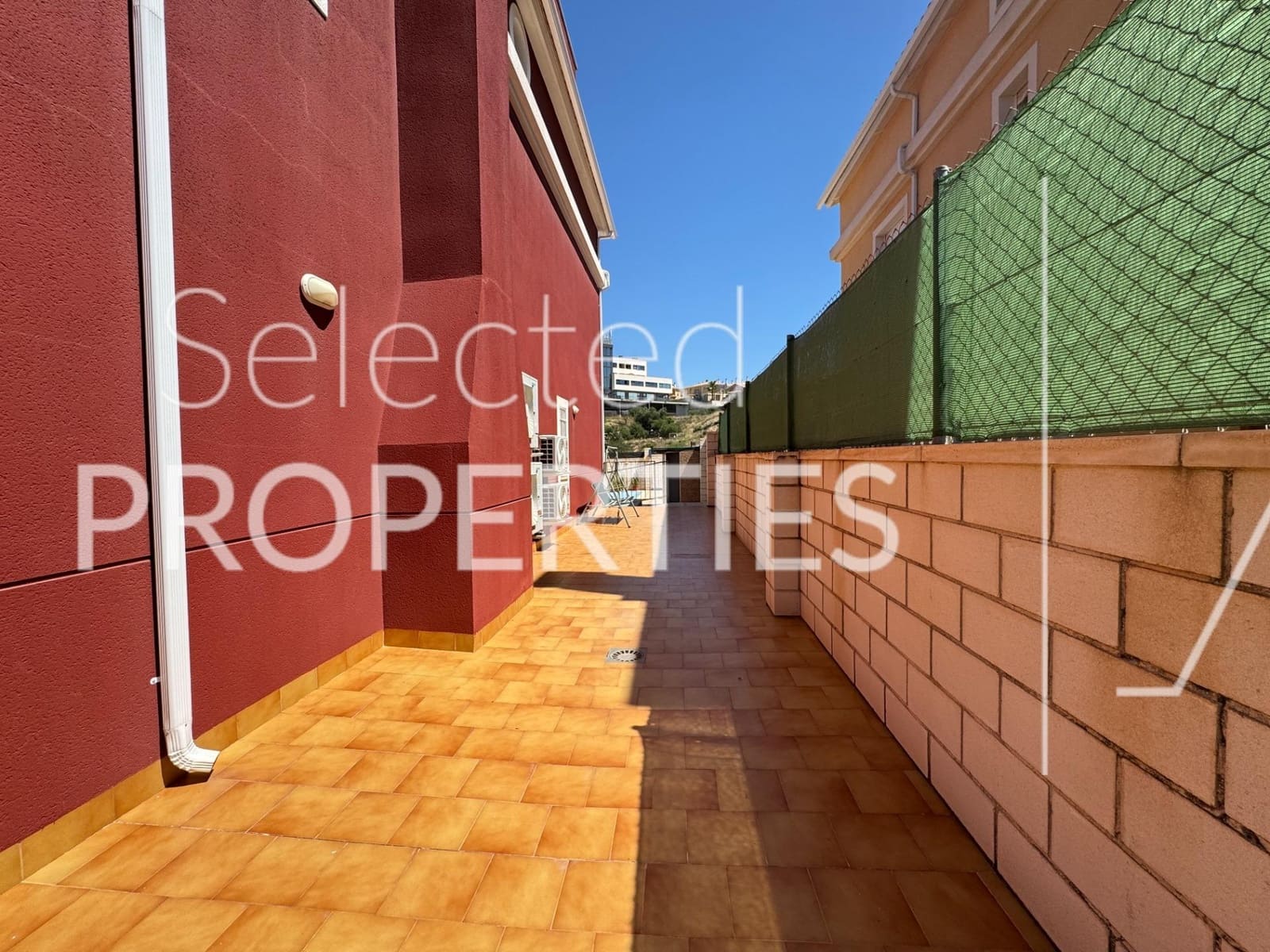 9 bedroom Villa for sale in Molina de Segura with pool garage - € 379,000 (Ref: 9876472)