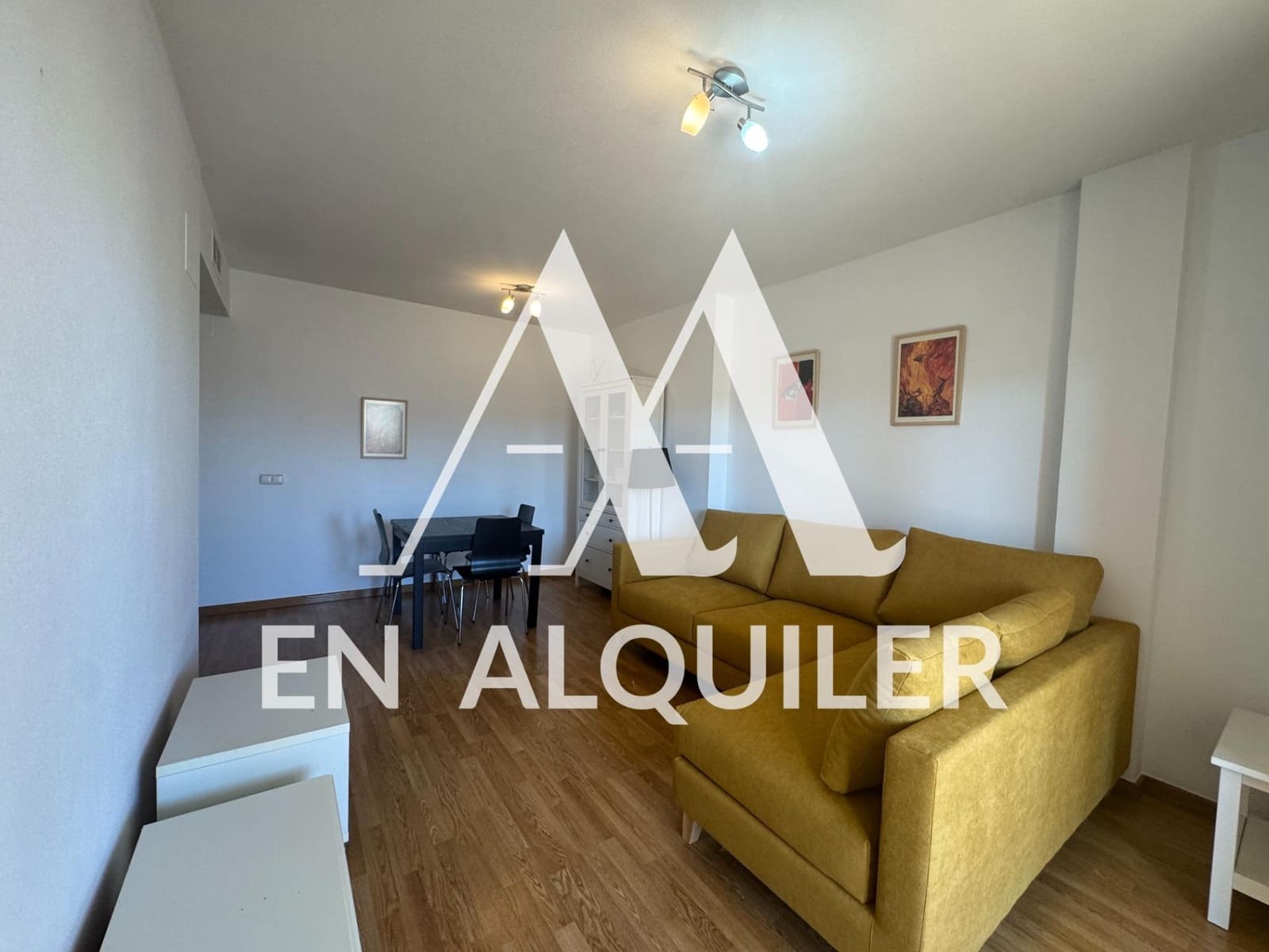 2 soverom Penthouse til leie i Altorreal med svømmebasseng garasje - € 850 (Ref: 9878896)