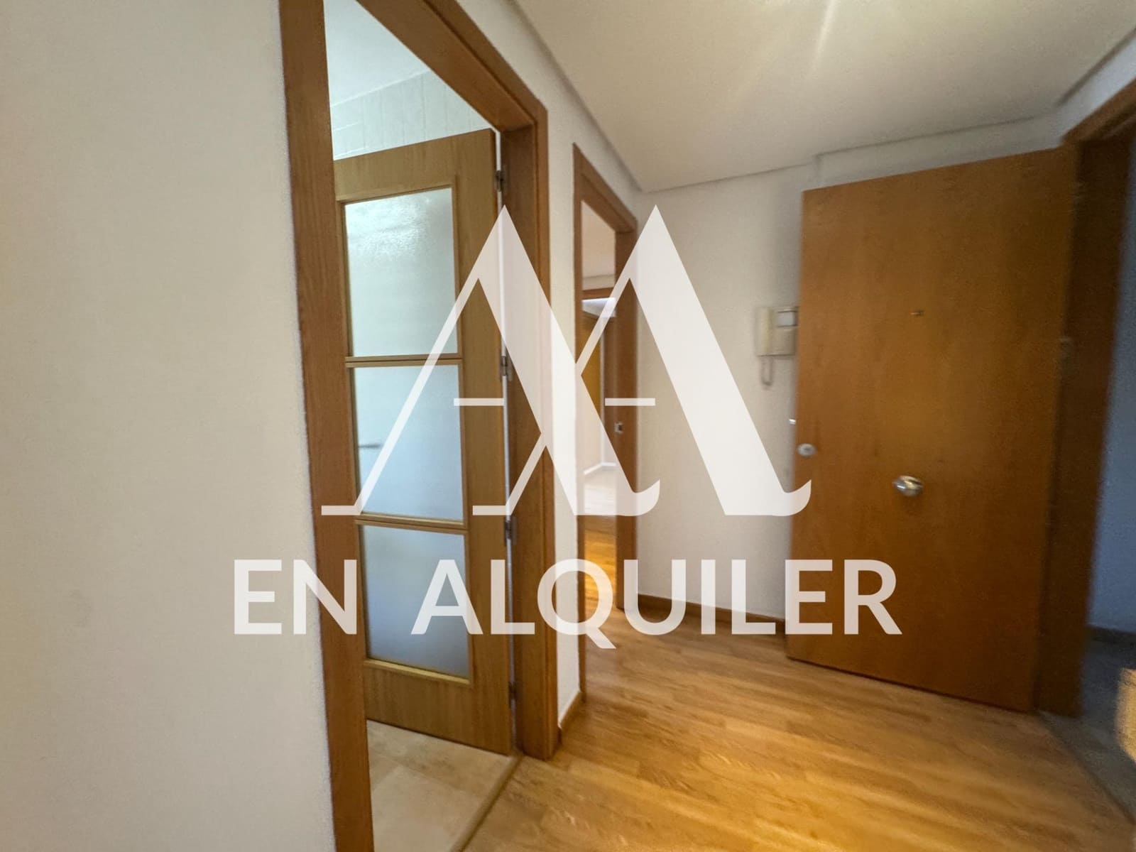 2 soverom Penthouse til leie i Altorreal med svømmebasseng garasje - € 850 (Ref: 9878896)