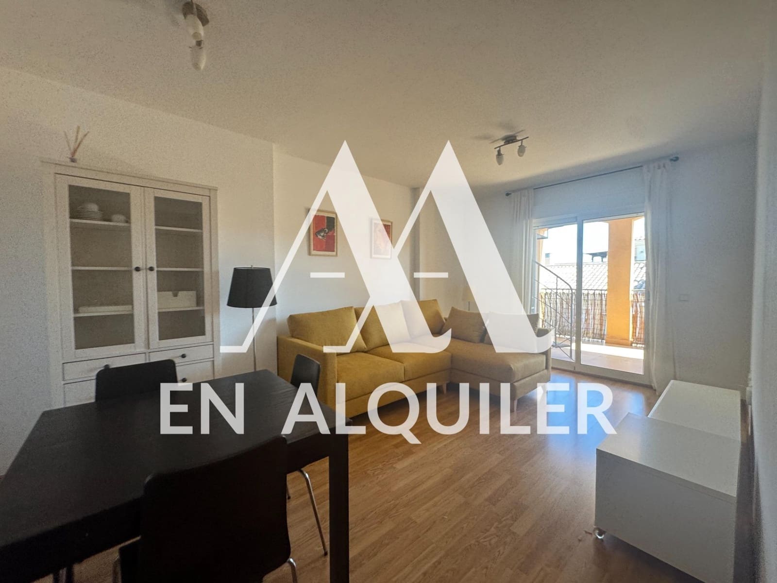 2 soverom Penthouse til leie i Altorreal med svømmebasseng garasje - € 850 (Ref: 9878896)