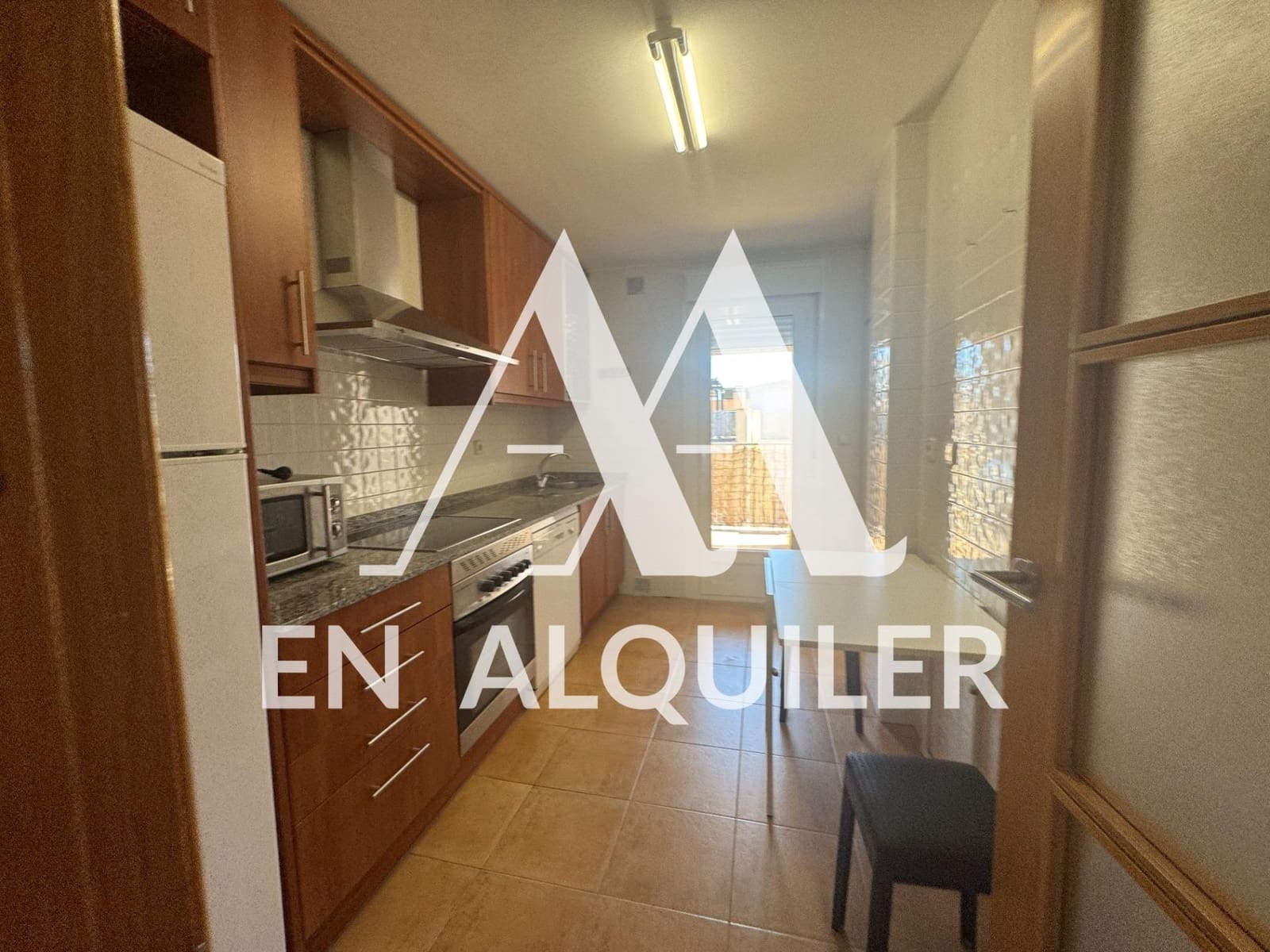2 soverom Penthouse til leie i Altorreal med svømmebasseng garasje - € 850 (Ref: 9878896)