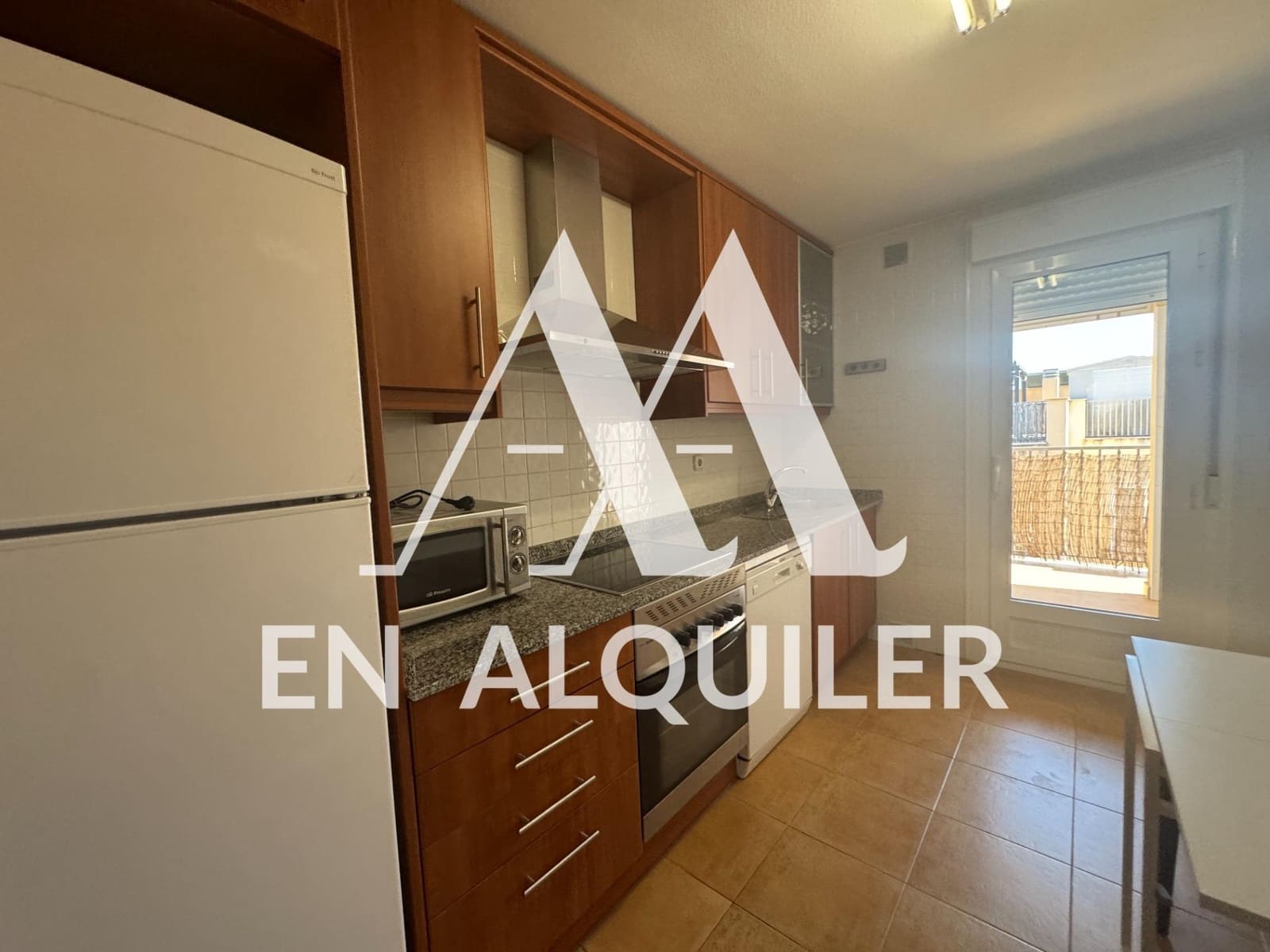 2 soverom Penthouse til leie i Altorreal med svømmebasseng garasje - € 850 (Ref: 9878896)