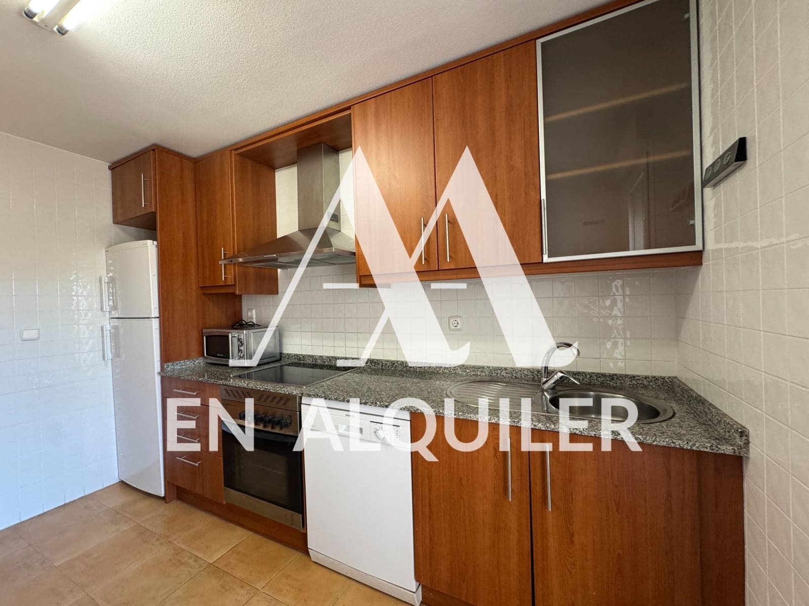 2 soverom Penthouse til leie i Altorreal med svømmebasseng garasje - € 850 (Ref: 9878896)