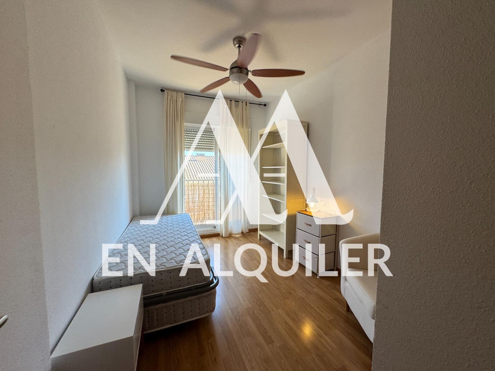 2 soverom Penthouse til leie i Altorreal med svømmebasseng garasje - € 850 (Ref: 9878896)