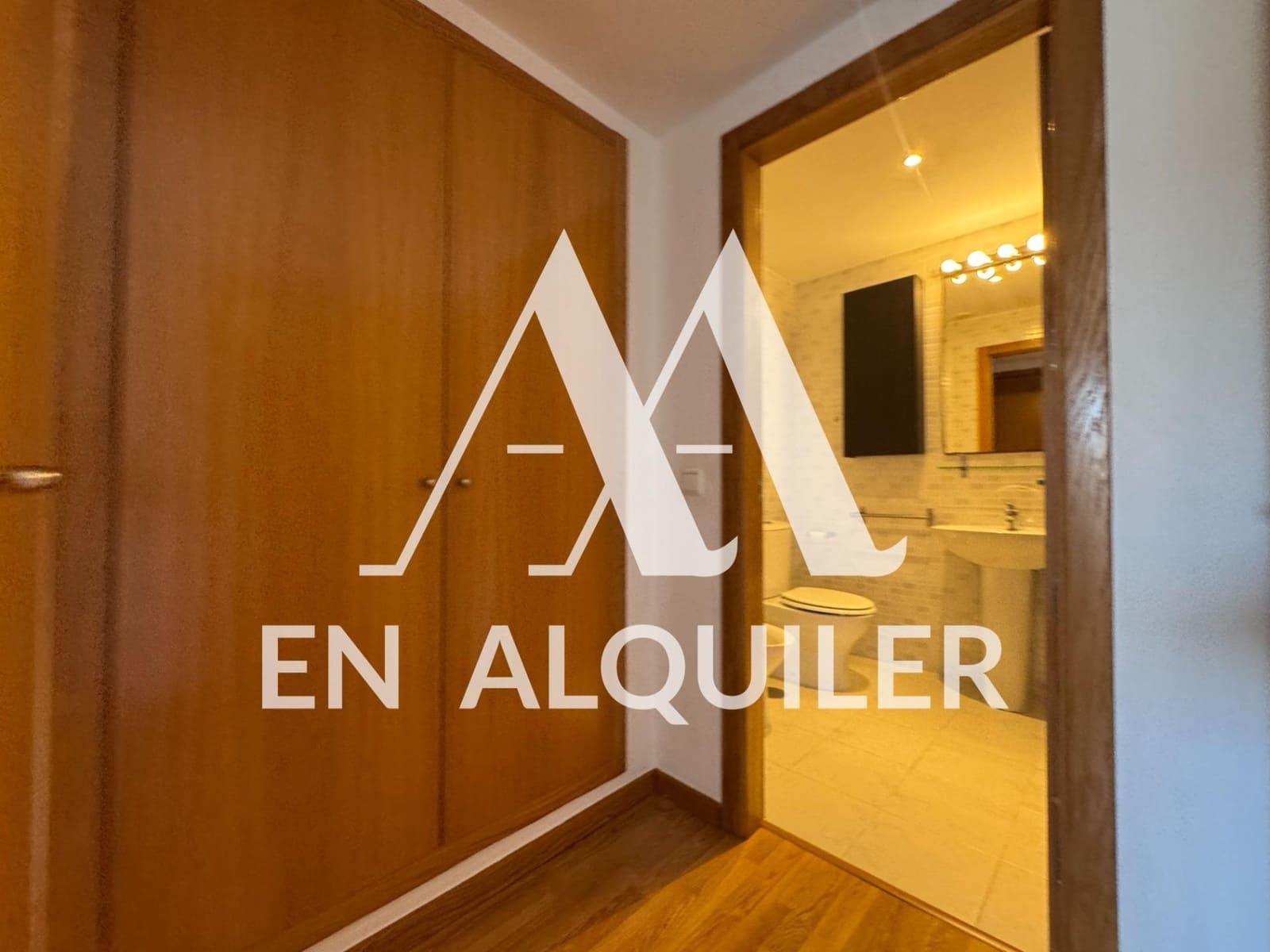 2 soverom Penthouse til leie i Altorreal med svømmebasseng garasje - € 850 (Ref: 9878896)