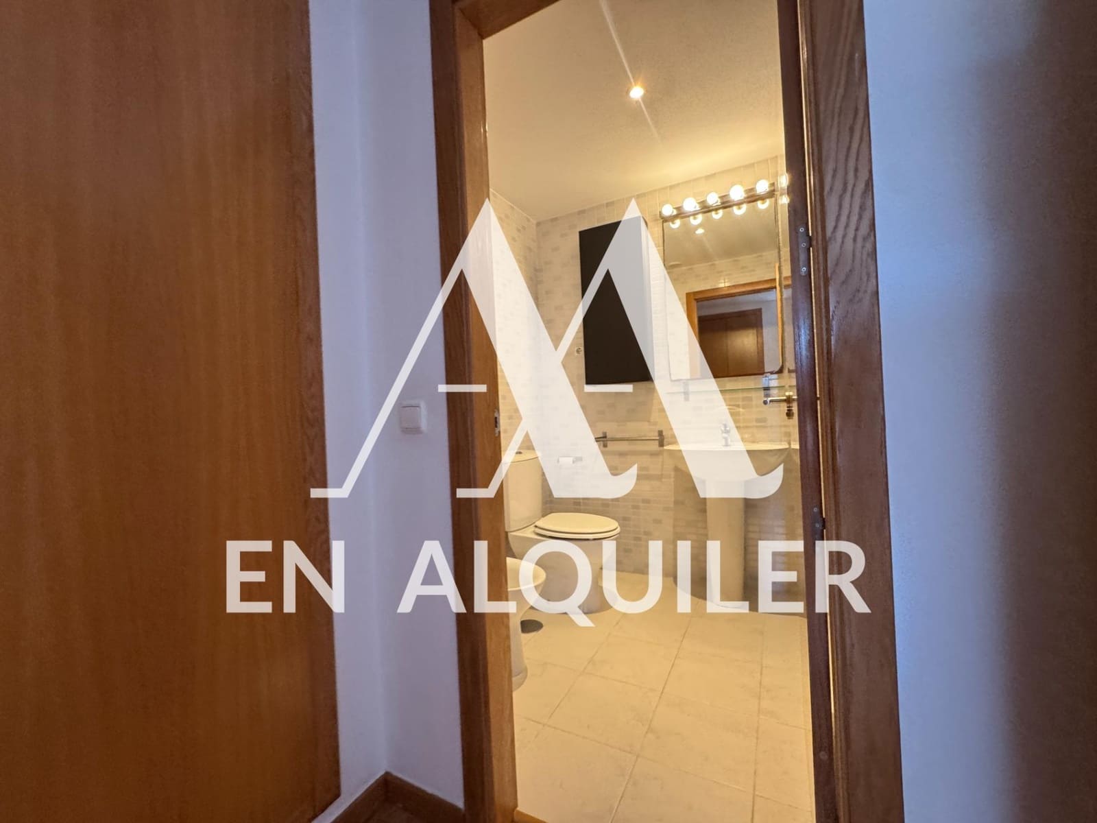 2 soverom Penthouse til leie i Altorreal med svømmebasseng garasje - € 850 (Ref: 9878896)
