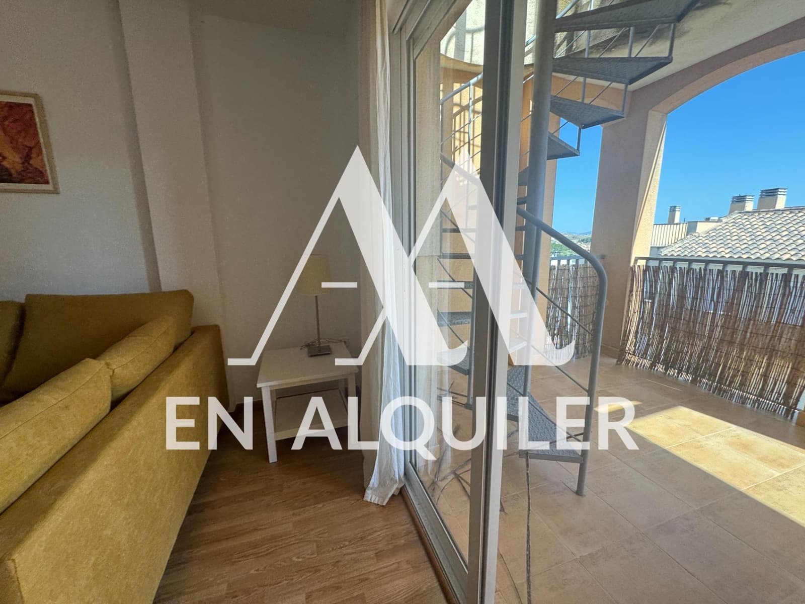 2 soverom Penthouse til leie i Altorreal med svømmebasseng garasje - € 850 (Ref: 9878896)