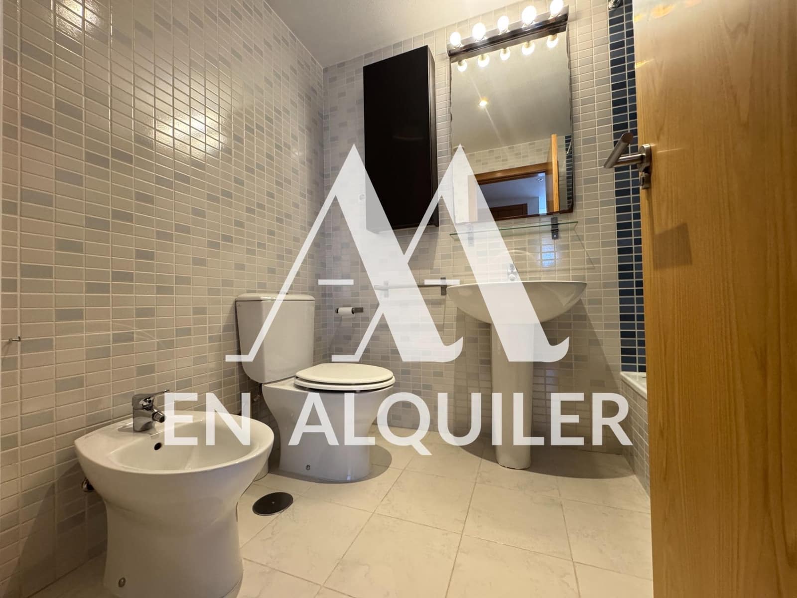 2 soverom Penthouse til leie i Altorreal med svømmebasseng garasje - € 850 (Ref: 9878896)