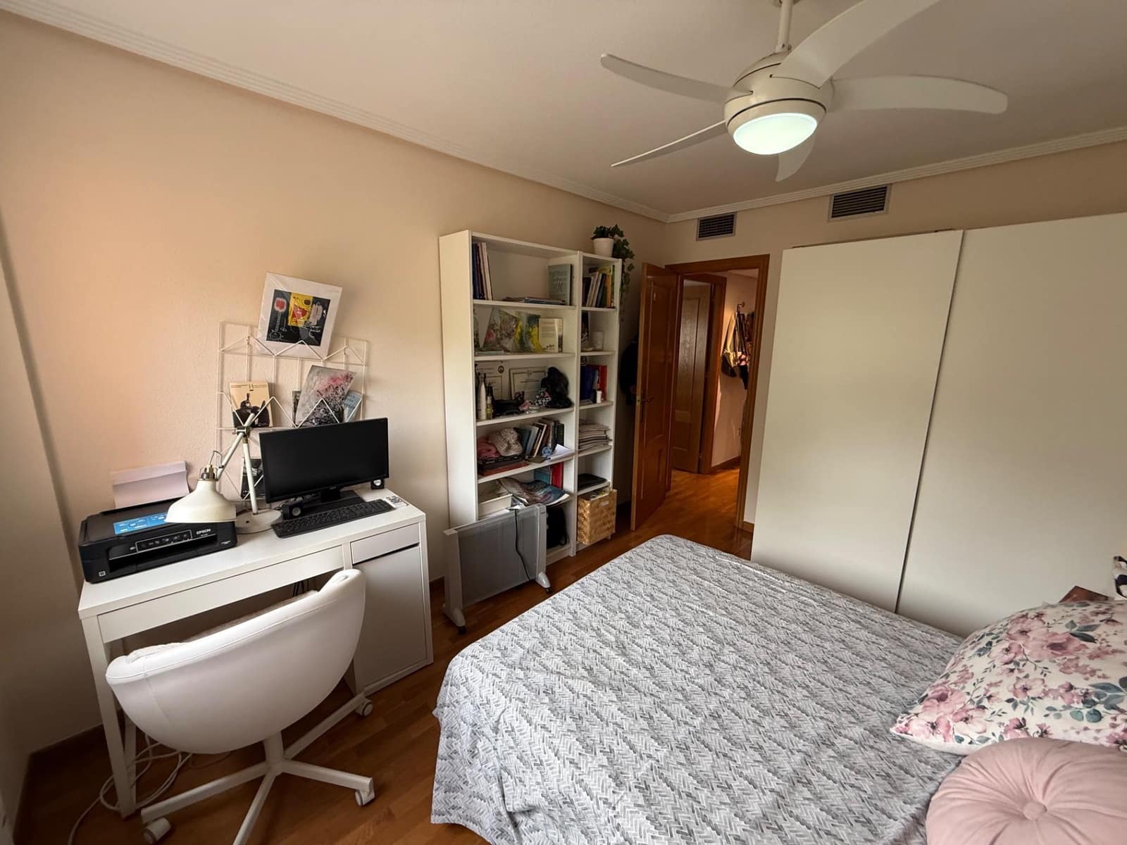 2 Zimmer Apartment zu vermieten in Murcia Stadt - 900 € (Ref: 9983176)