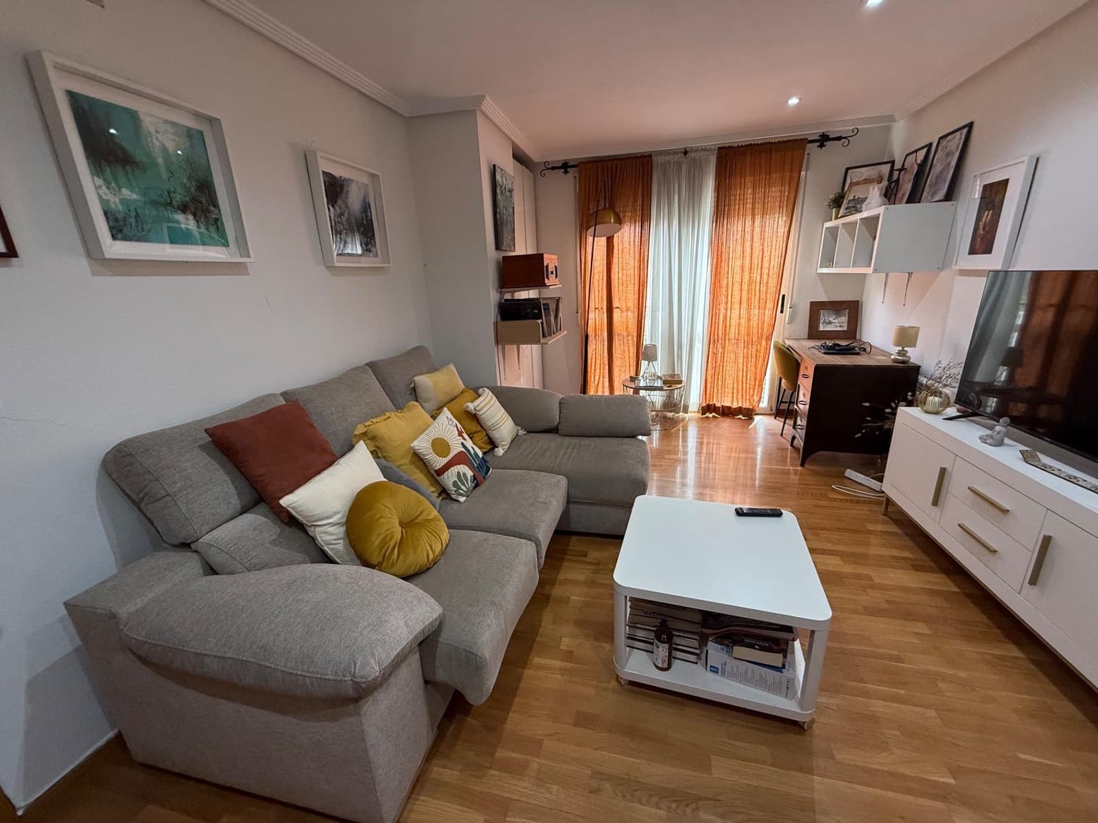 2 Zimmer Apartment zu vermieten in Murcia Stadt - 900 € (Ref: 9983176)