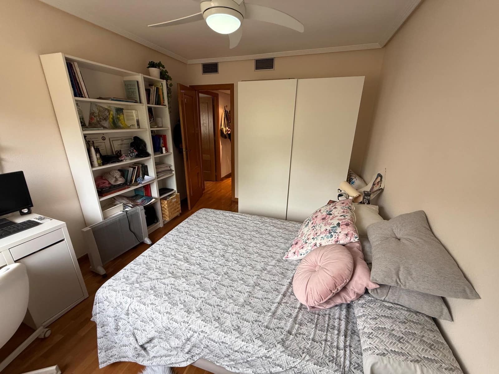 2 Zimmer Apartment zu vermieten in Murcia Stadt - 900 € (Ref: 9983176)