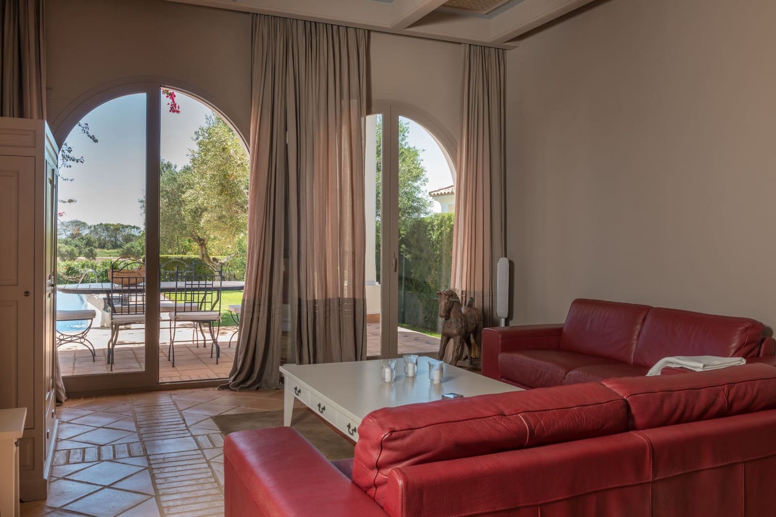 3 soveværelse Villa til salg i Benalup med swimmingpool garage - € 695.000 (Ref: 10139092)