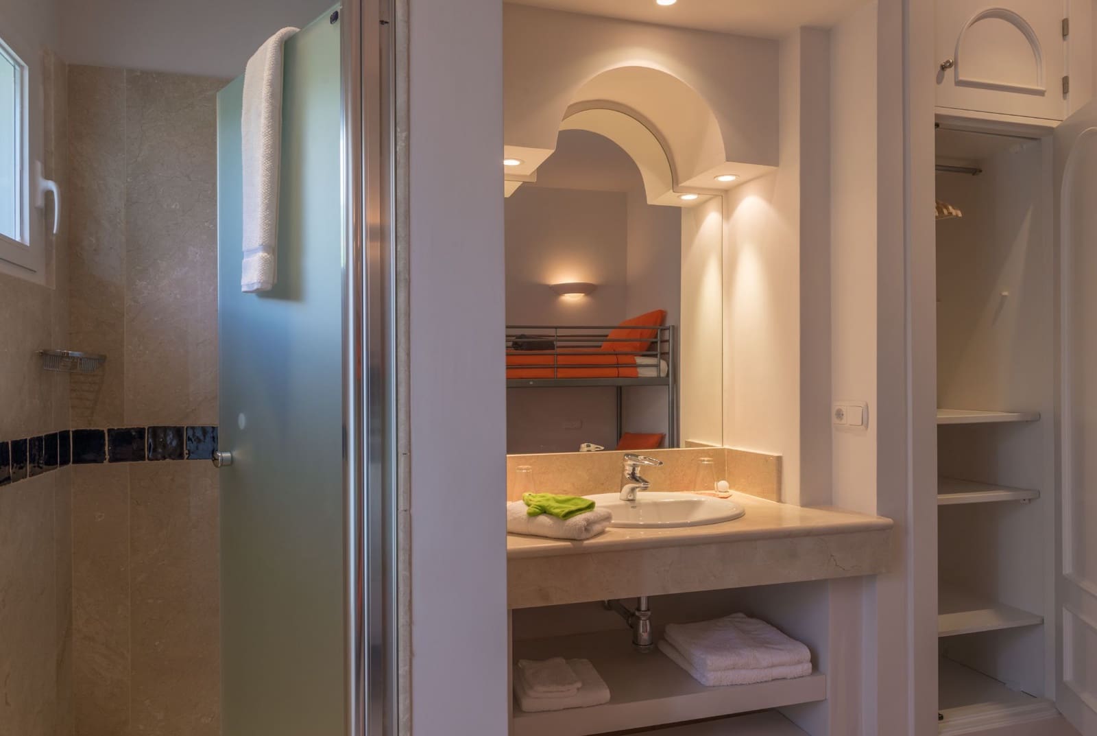 3 soveværelse Villa til salg i Benalup med swimmingpool garage - € 695.000 (Ref: 10139092)