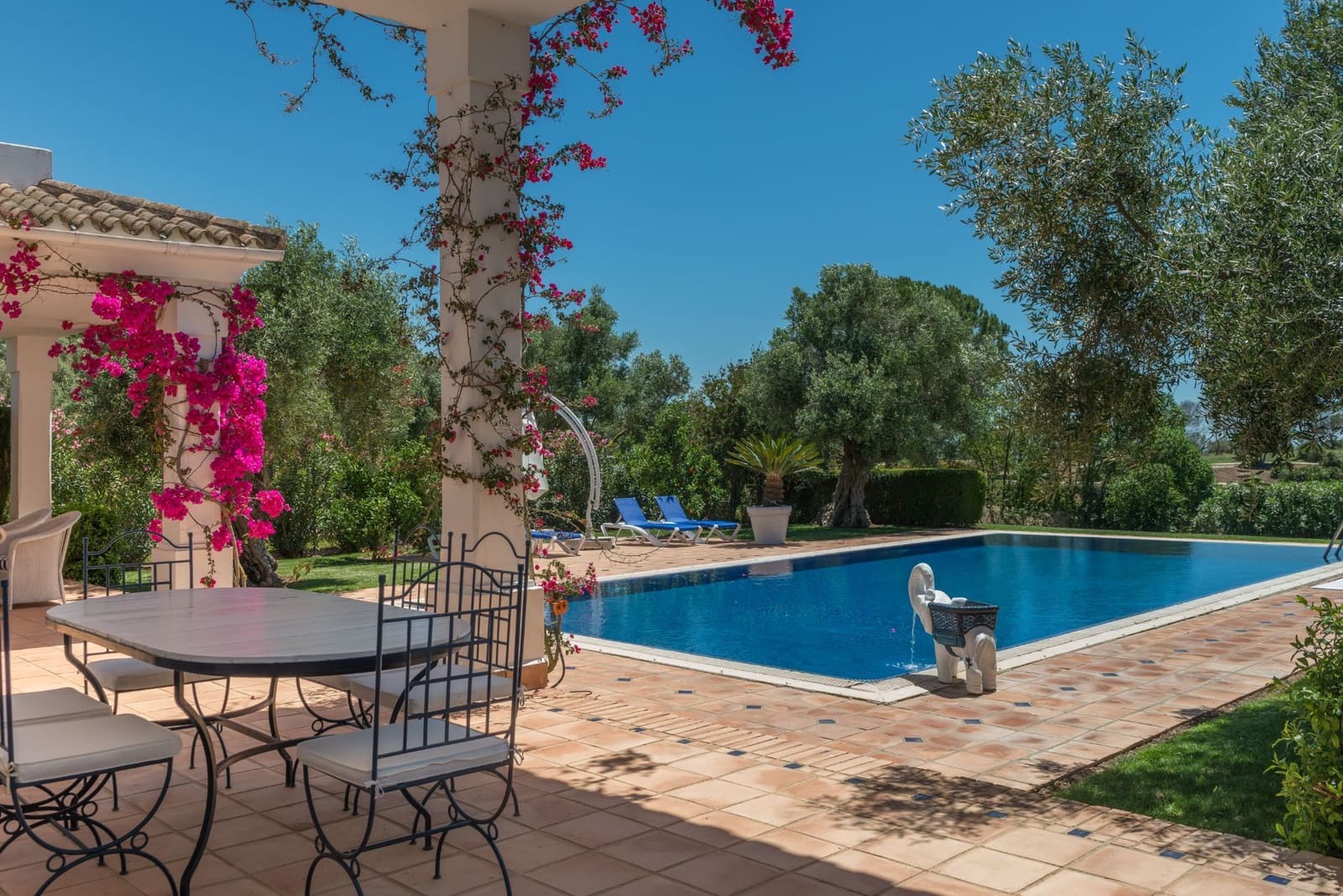 3 soveværelse Villa til salg i Benalup med swimmingpool garage - € 695.000 (Ref: 10139092)