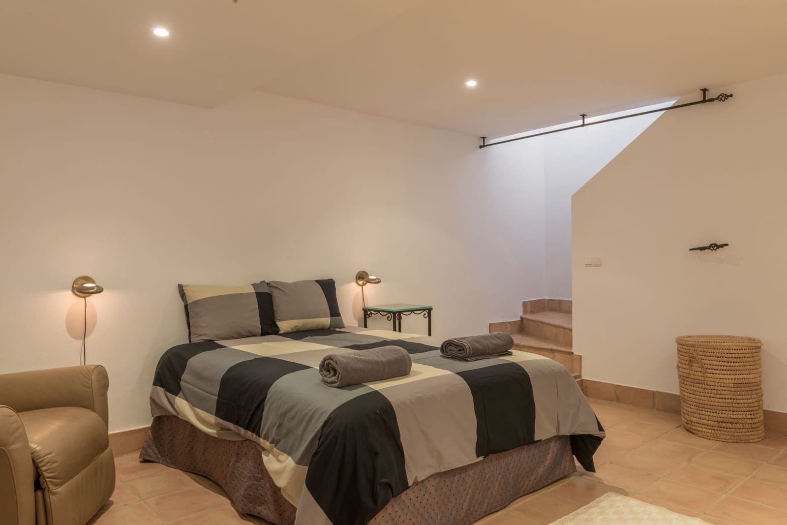 3 bedroom Villa for sale in Benalup with pool garage - € 695,000 (Ref: 10139092)