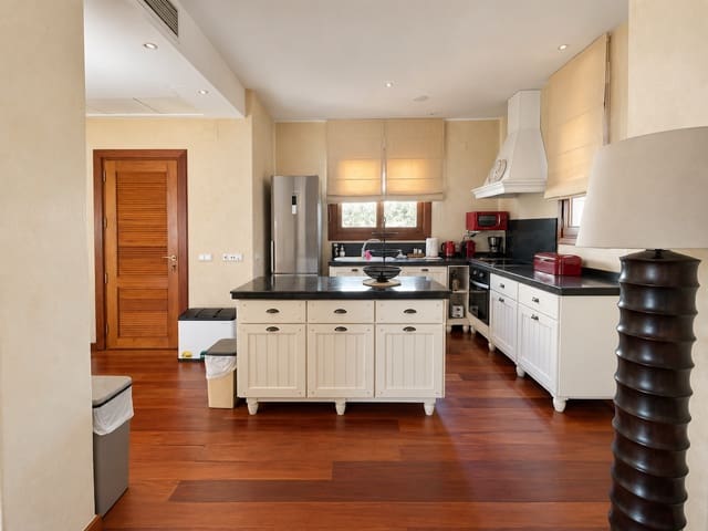 4 quarto Moradia para venda em Benalup com piscina garagem - 750 000 € (Ref: 10170508)