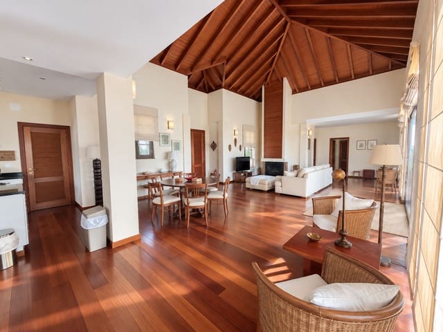 4 quarto Moradia para venda em Benalup com piscina garagem - 750 000 € (Ref: 10170508)