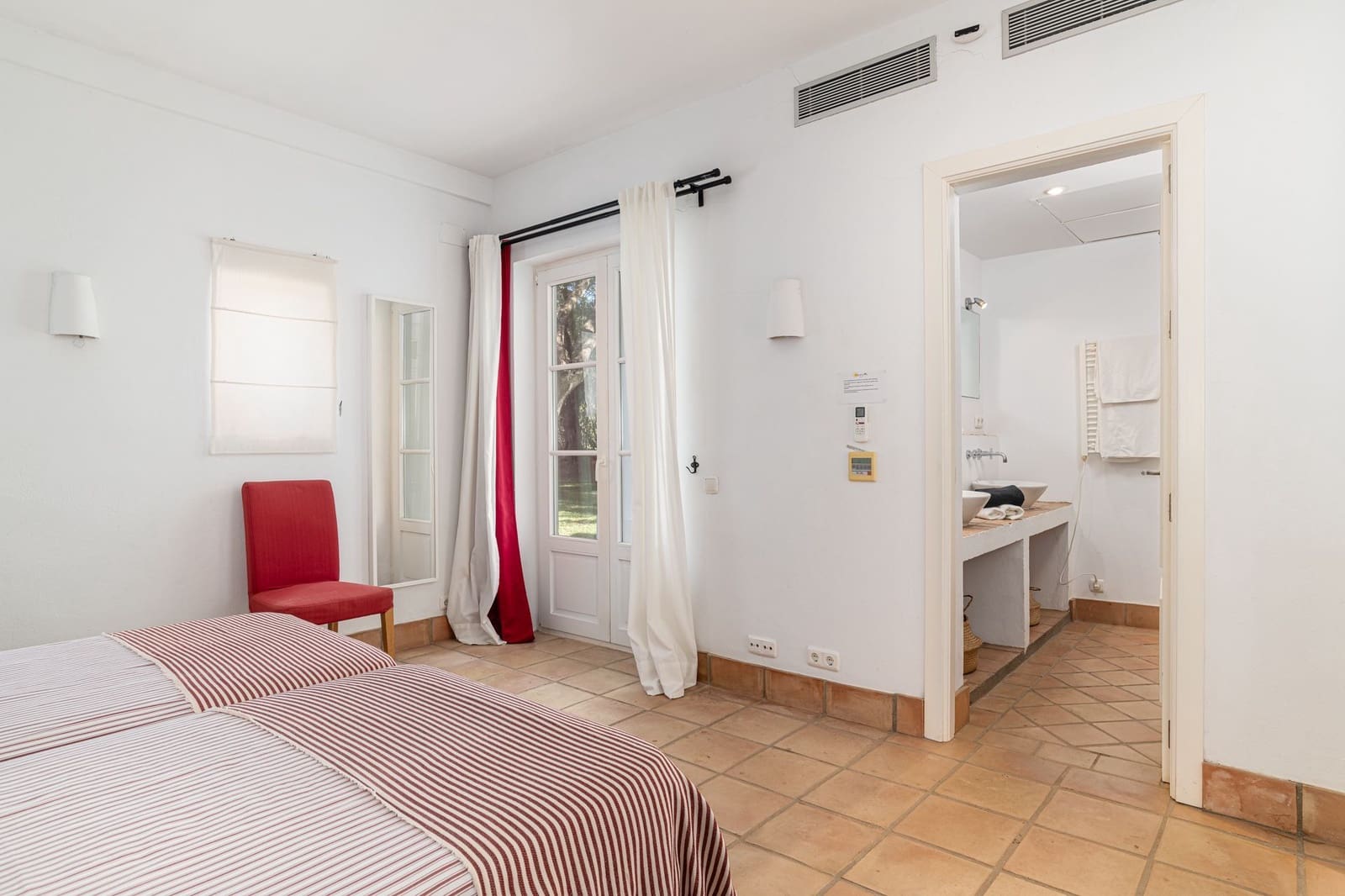 5 chambre Villa/Maison à vendre à Benalup avec piscine garage - 975 000 € (Ref: 8556192)