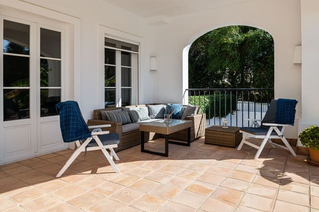 5 chambre Villa/Maison à vendre à Benalup avec piscine garage - 975 000 € (Ref: 8556192)