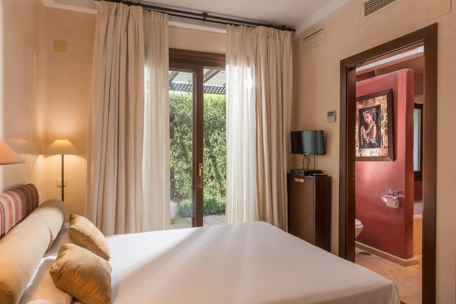 3 soveværelse Villa til salg i Benalup med swimmingpool garage - € 800.000 (Ref: 8723602)