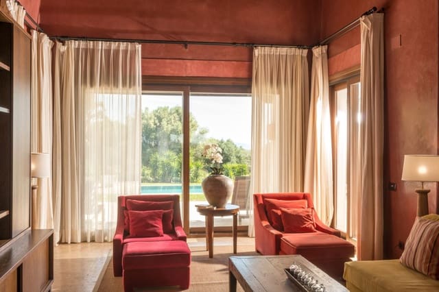 3 bedroom Villa for sale in Benalup with pool garage - € 800,000 (Ref: 8723602)