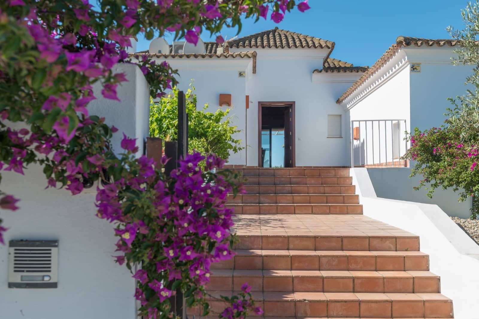 3 soveværelse Villa til salg i Benalup med swimmingpool garage - € 800.000 (Ref: 8723602)