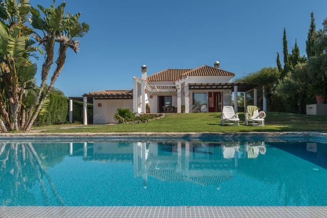3 bedroom Villa for sale in Benalup with pool garage - € 800,000 (Ref: 8723602)