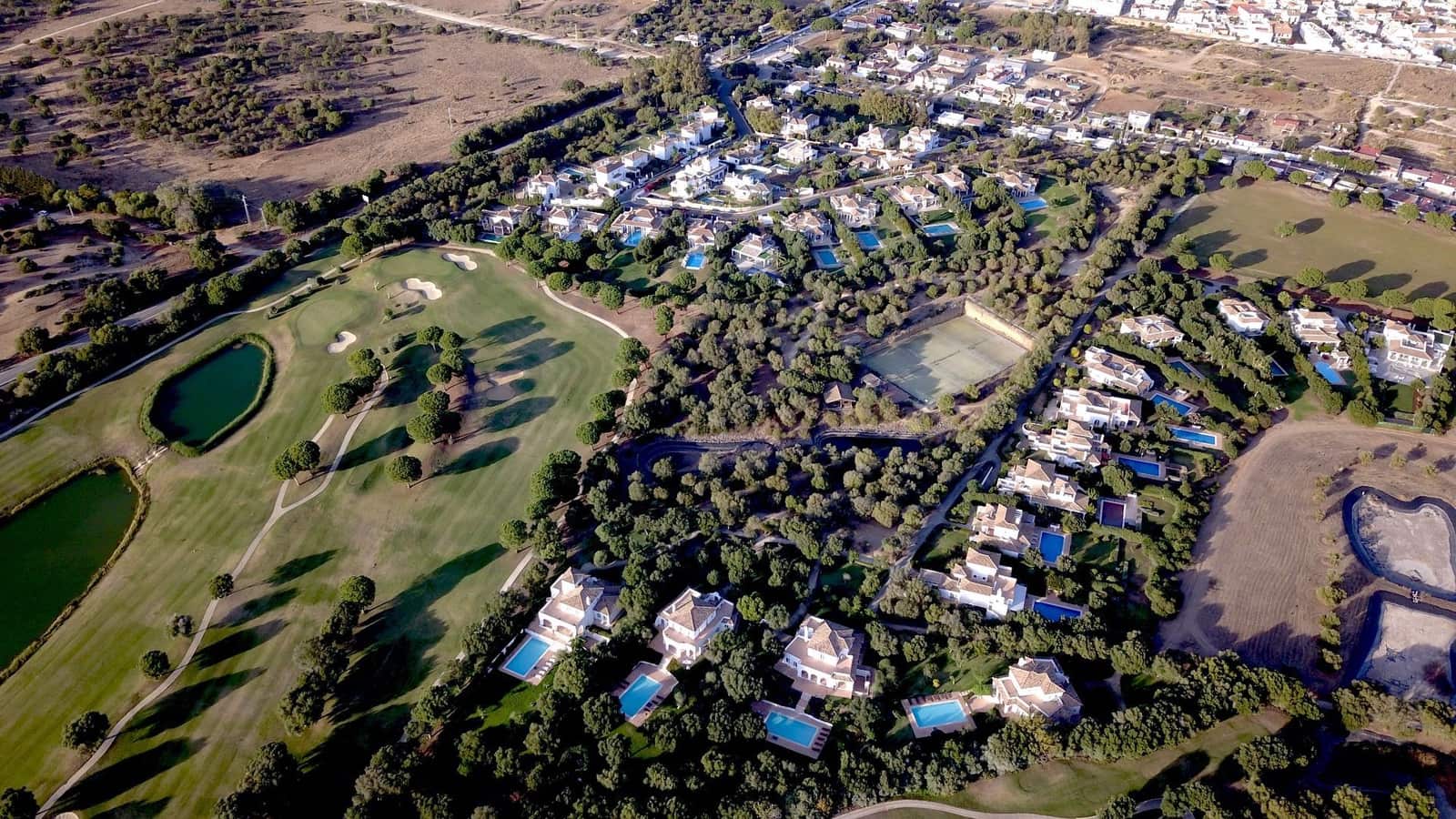 3 soveværelse Villa til salg i Benalup med swimmingpool garage - € 800.000 (Ref: 8723602)