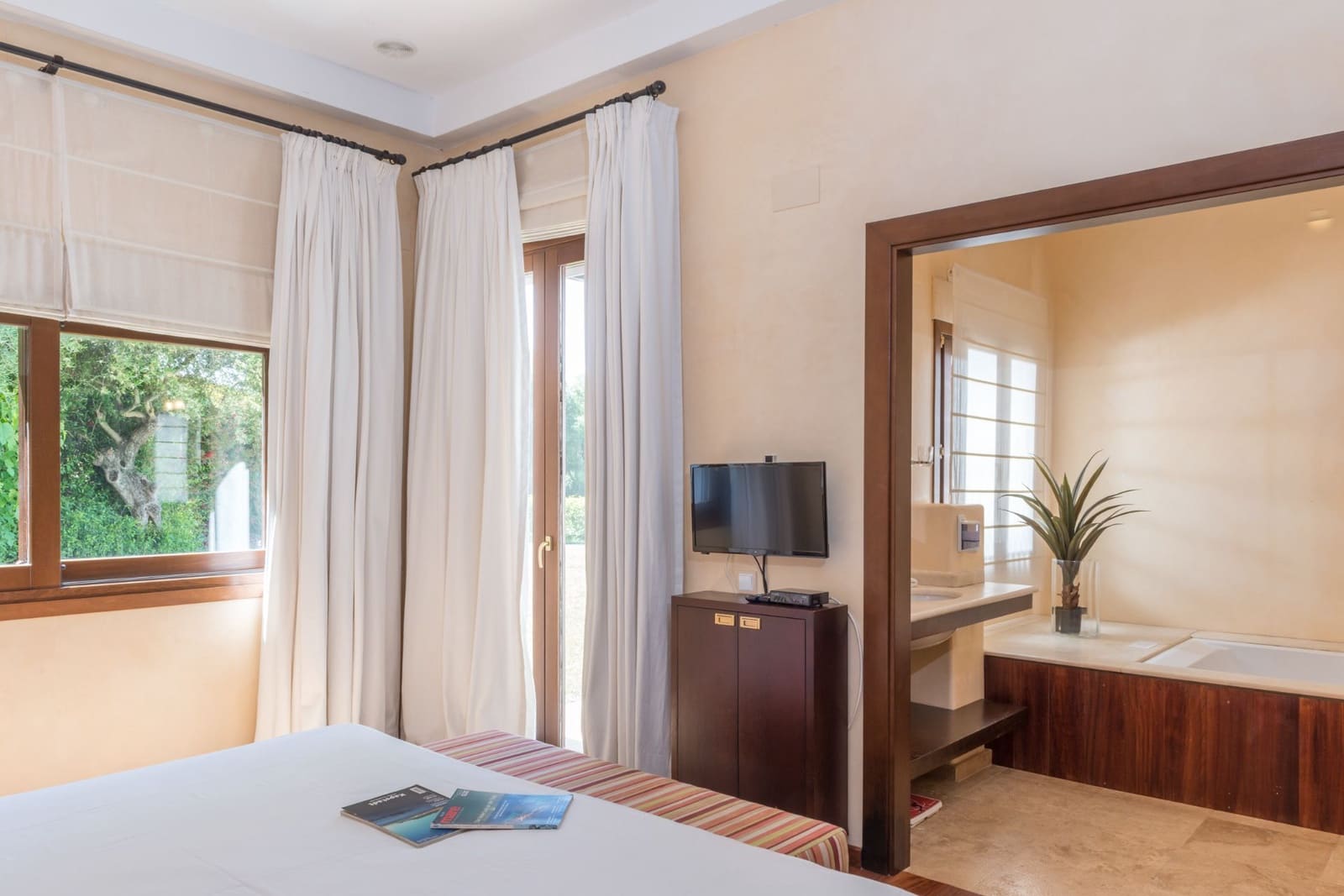 5 chambre Villa/Maison à vendre à Benalup avec piscine garage - 850 000 € (Ref: 8723603)