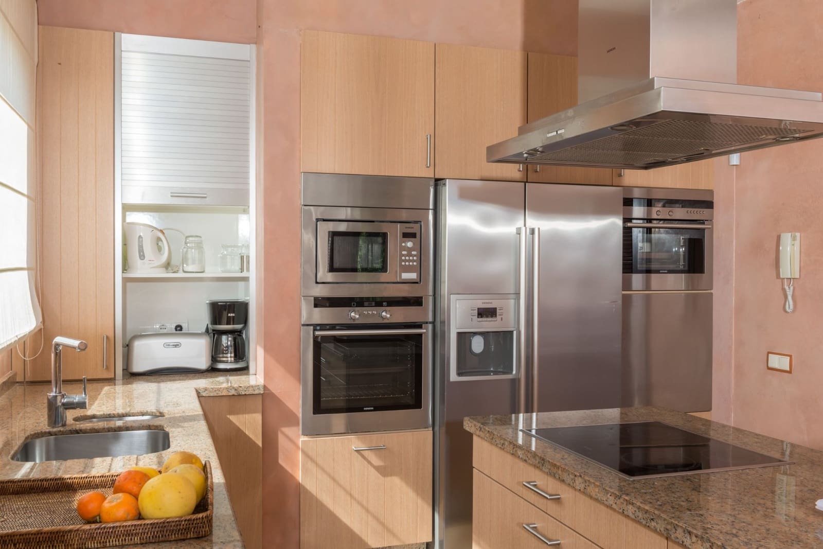 5 bedroom Villa for sale in Benalup with pool garage - € 790,000 (Ref: 8723603)