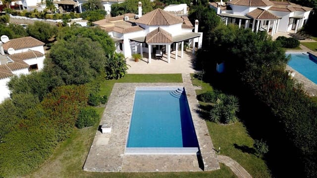 5 bedroom Villa for sale in Benalup with pool garage - € 830,000 (Ref: 8723604)
