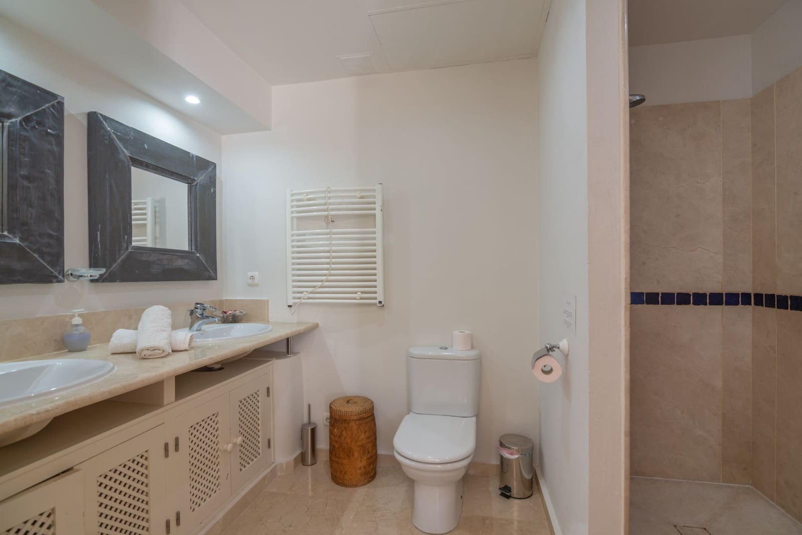 6 chambre Villa/Maison à vendre à Benalup avec piscine garage - 685 000 € (Ref: 8781164)