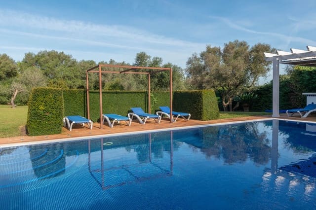 6 bedroom Villa for sale in Benalup with pool garage - € 685,000 (Ref: 8781164)