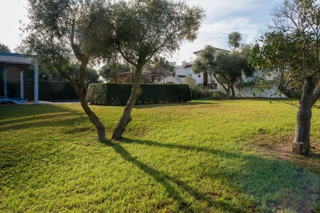 6 bedroom Villa for sale in Benalup with pool garage - € 685,000 (Ref: 8781164)