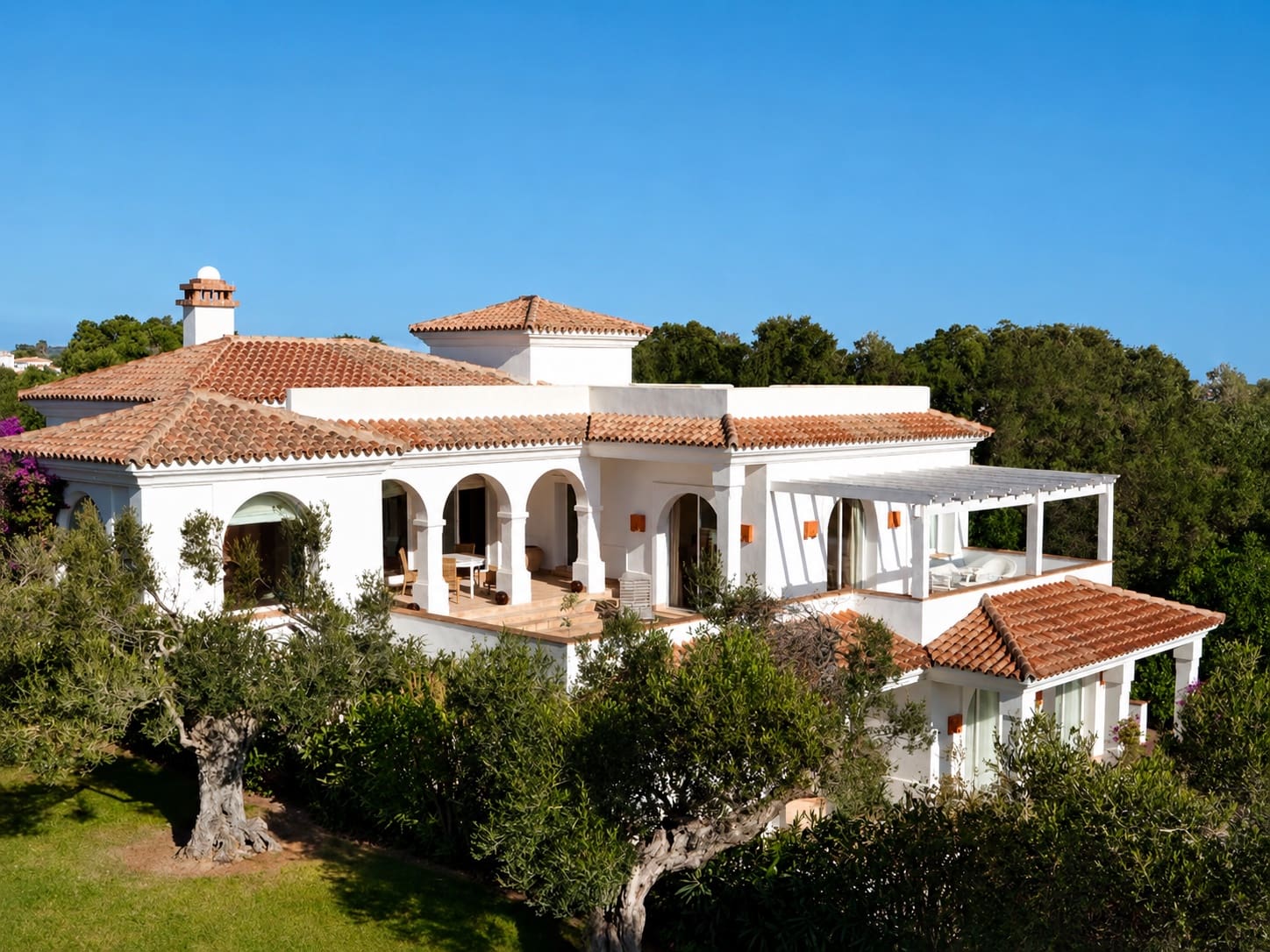 6 bedroom Villa for sale in Benalup with pool garage - € 685,000 (Ref: 8781164)