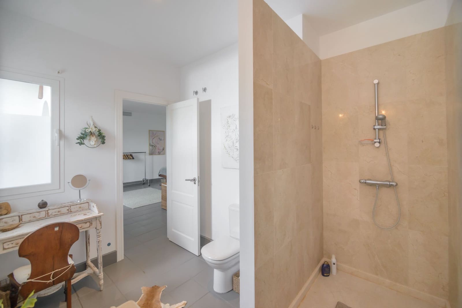 4 bedroom Villa for sale in Benalup with pool garage - € 890,000 (Ref: 8805831)