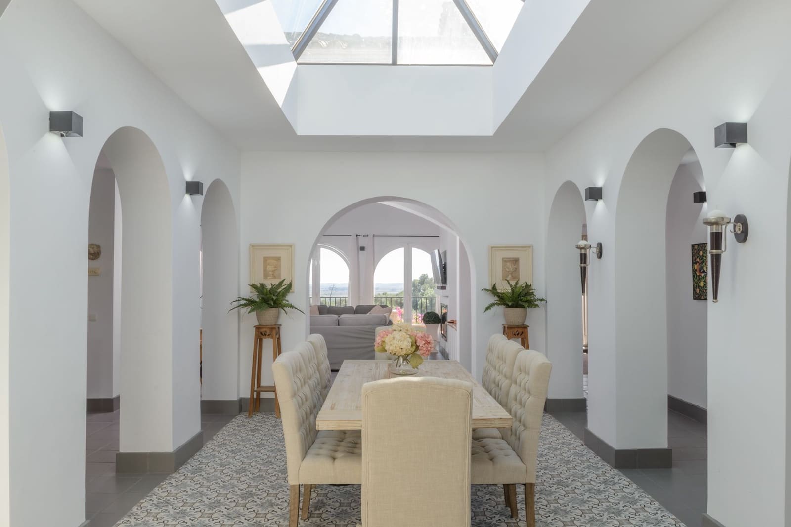 4 bedroom Villa for sale in Benalup with pool garage - € 890,000 (Ref: 8805831)