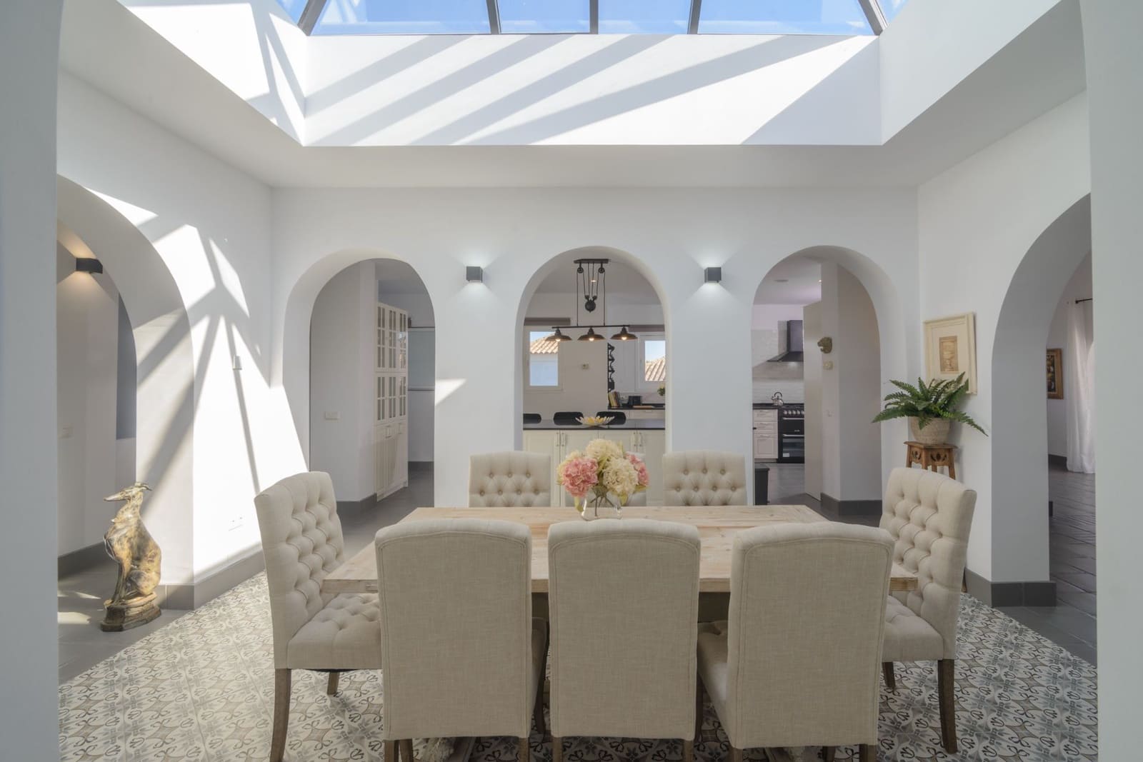 4 bedroom Villa for sale in Benalup with pool garage - € 890,000 (Ref: 8805831)