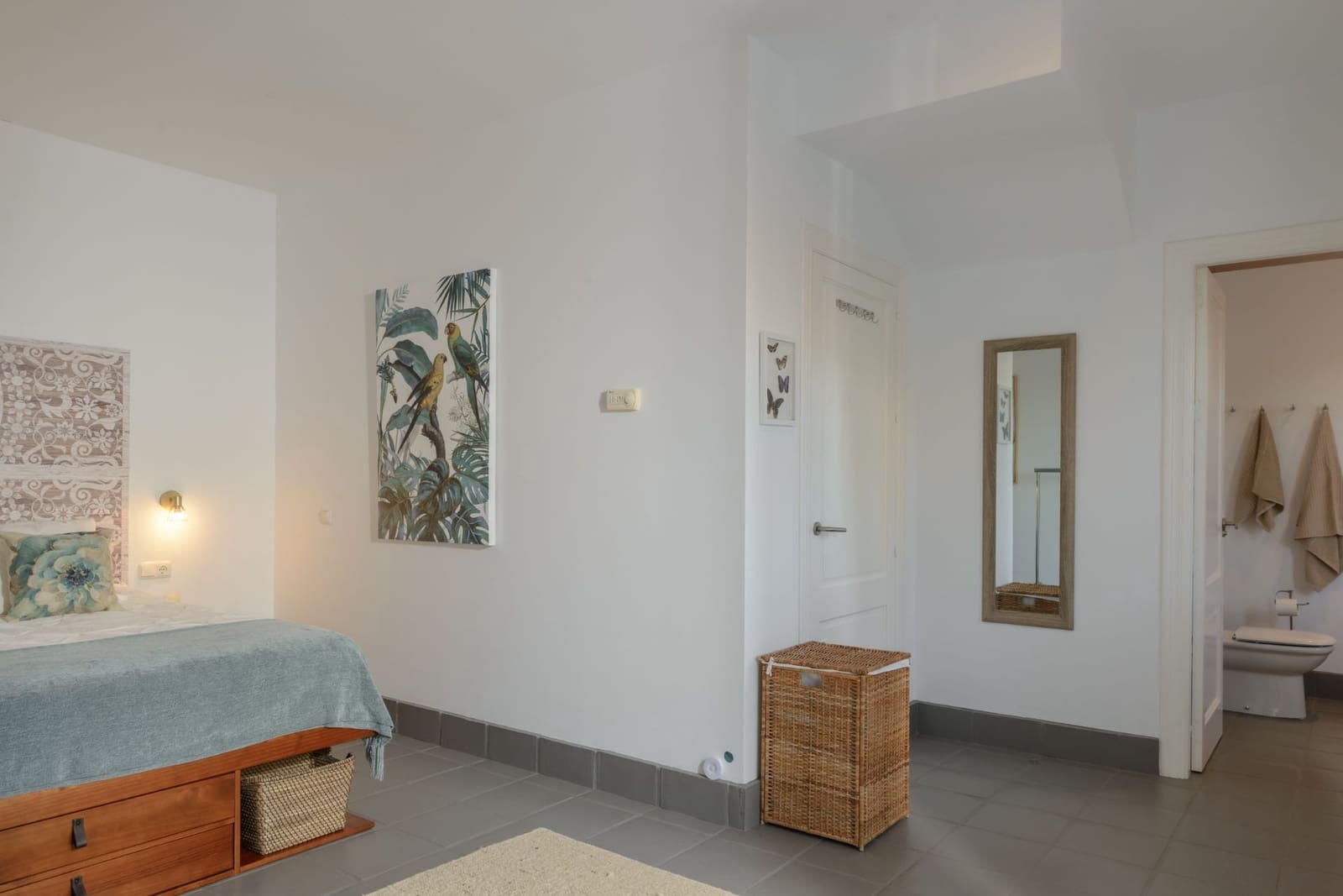 4 bedroom Villa for sale in Benalup with pool garage - € 890,000 (Ref: 8805831)