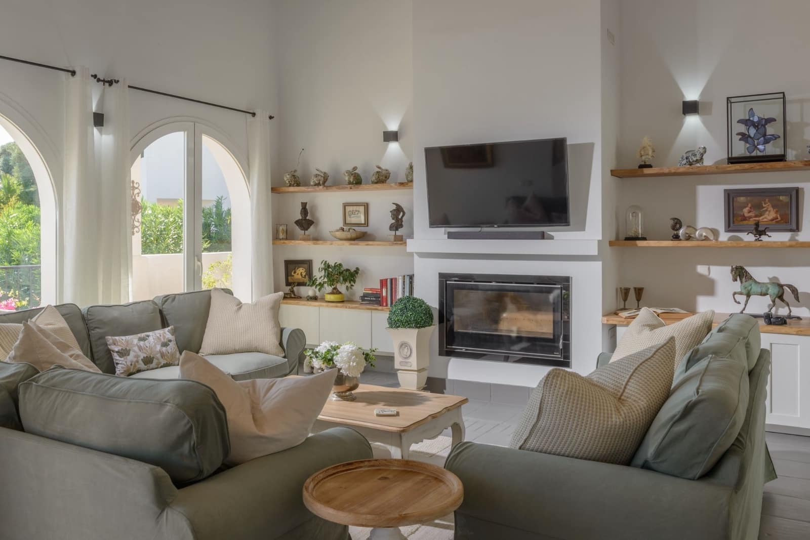 4 bedroom Villa for sale in Benalup with pool garage - € 890,000 (Ref: 8805831)