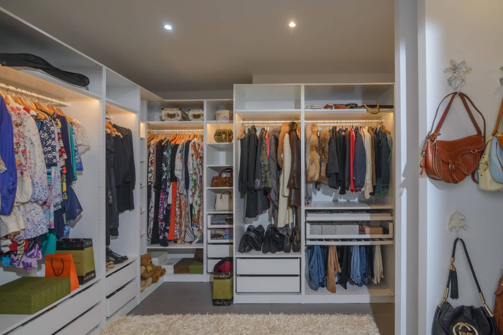 4 bedroom Villa for sale in Benalup with pool garage - € 890,000 (Ref: 8805831)