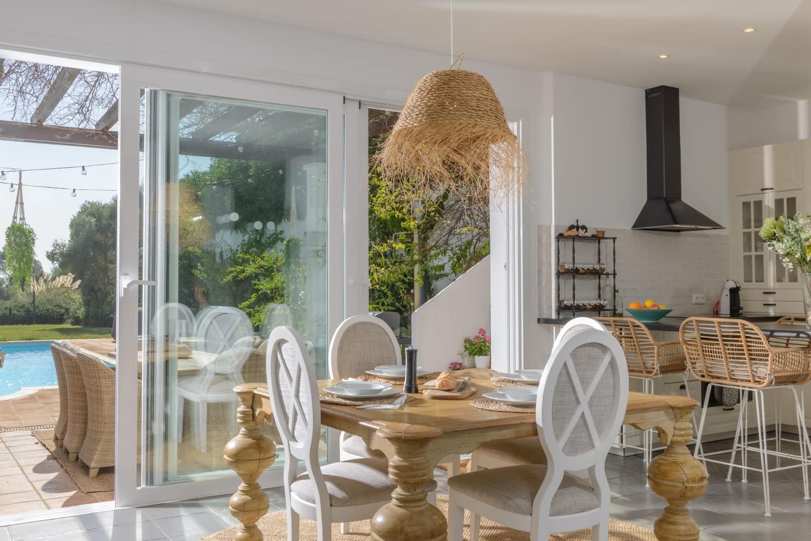 4 bedroom Villa for sale in Benalup with pool garage - € 890,000 (Ref: 8805831)