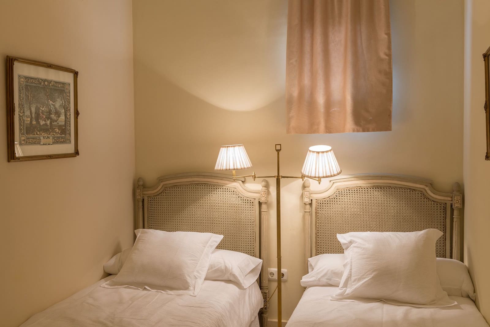 5 bedroom Villa for sale in Benalup with pool garage - € 790,000 (Ref: 9008450)