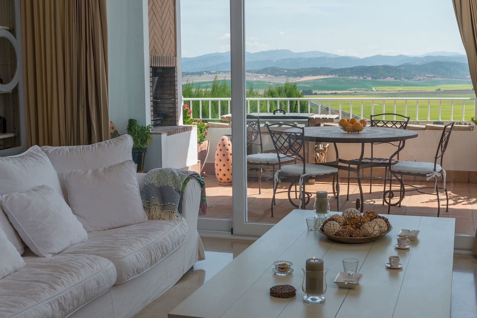 5 bedroom Villa for sale in Benalup with pool garage - € 790,000 (Ref: 9008450)