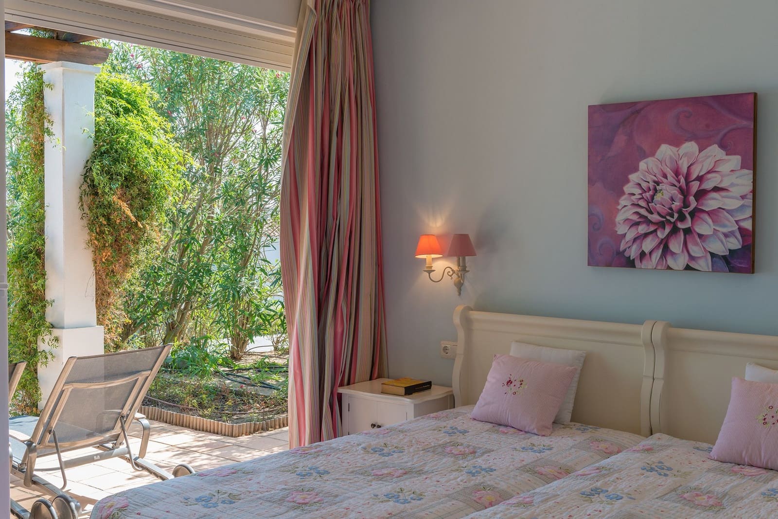 5 bedroom Villa for sale in Benalup with pool garage - € 790,000 (Ref: 9008450)