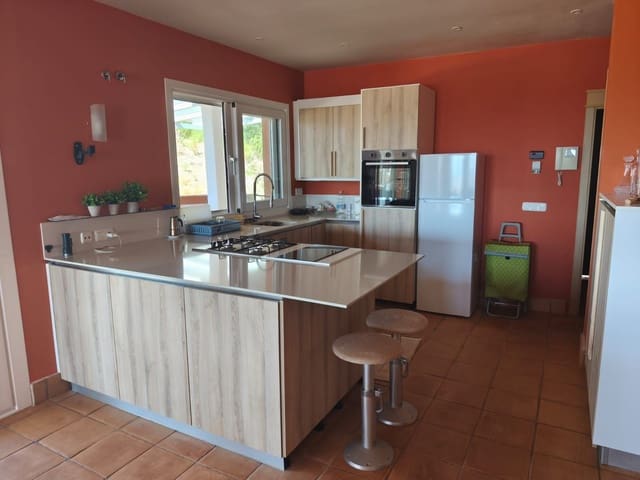 3 soveværelse Villa til salg i Benalup med swimmingpool garage - € 525.000 (Ref: 9239591)