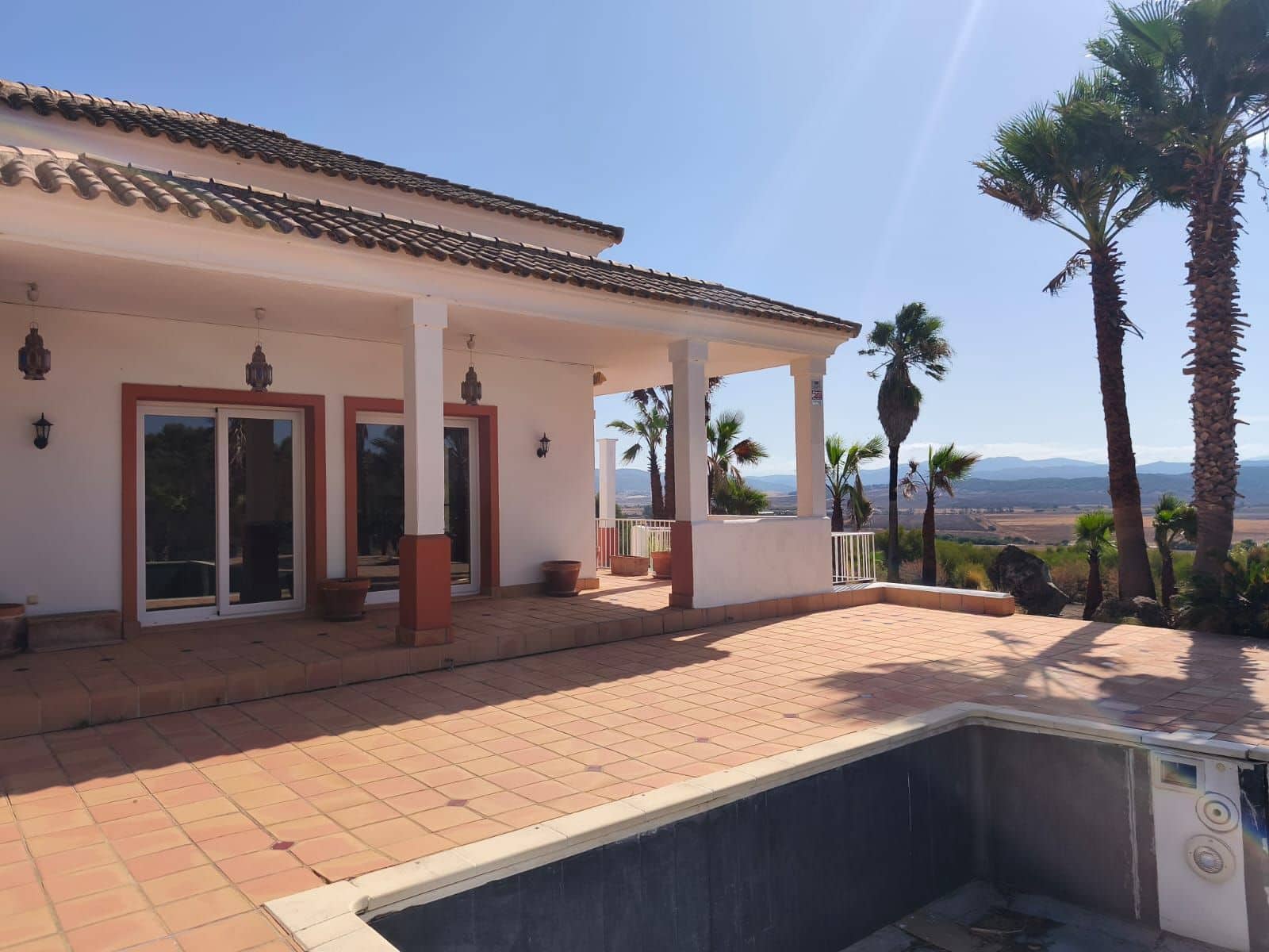 3 soveværelse Villa til salg i Benalup med swimmingpool garage - € 525.000 (Ref: 9239591)