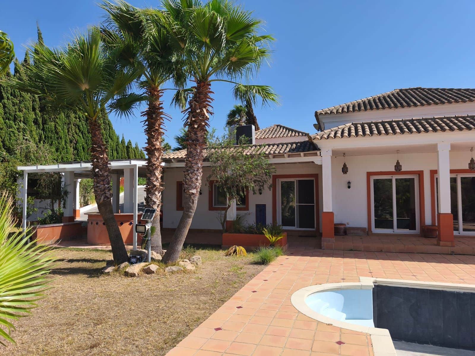 3 soveværelse Villa til salg i Benalup med swimmingpool garage - € 525.000 (Ref: 9239591)