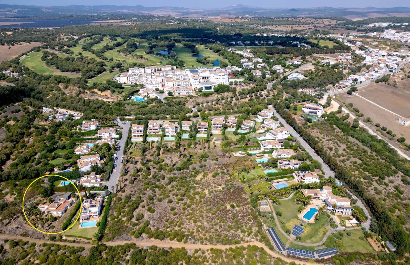 3 soveværelse Villa til salg i Benalup med swimmingpool garage - € 525.000 (Ref: 9239591)