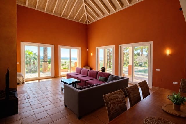 3 makuuhuone Huvila myytävänä paikassa Benalup mukana uima-altaan 
autotalli - 525 000 € (Ref: 9239591)